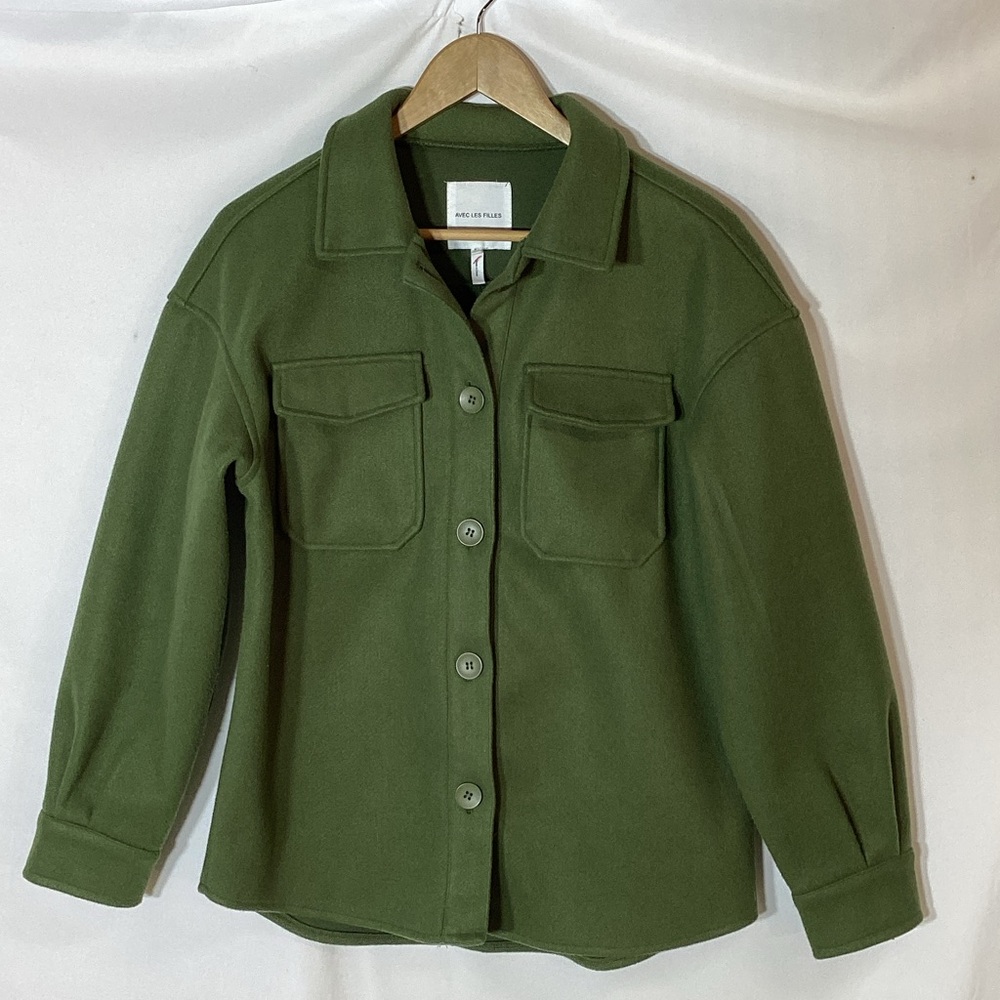AVEC LES FILLES Button Front Boyfriend
Shacket Green Size Small